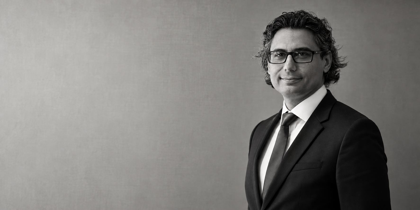 Mr Murtuza Sikander, Consultant Neurosurgeon and founder of Élan Aesthetics Clinic
